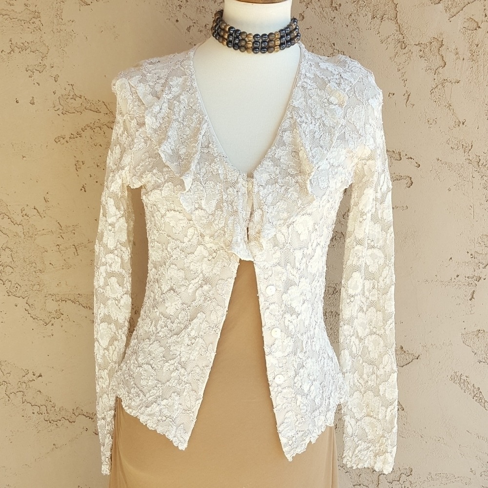 Michi Collection 90s Cream Floral Lace Ruffle Neck Button Front Blouse - Picture 3 of 7